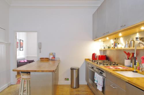 Spacious Soho Home On Quaint Cobbled Street - image 13
