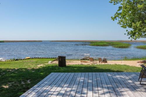 Cozy Home Lake Huron II - image 9