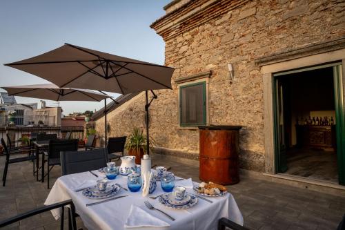 ระเบียง/ชานเรือน, Palazzo Restifa in มอนตัลบาโน เอลิโกนา