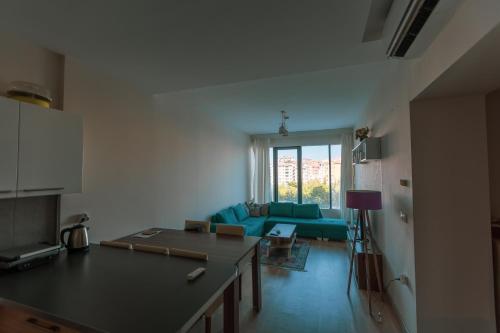 Amazing 2 Room apartment with beach!