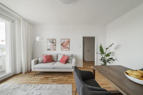  Central 70m2 suite at express subway station in Wien