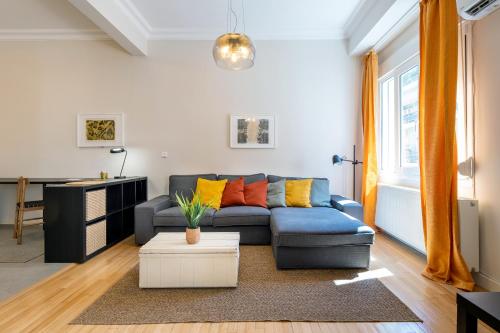 Spark 2-Bedroom Apartment in Athens, Atény