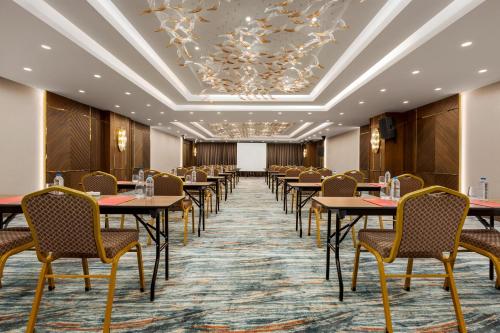 Ramada by Wyndham Istanbul Umraniye, Стамбул (фото 9)