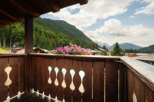 Balcony/terrace, Hotel Villa Emma in Palu