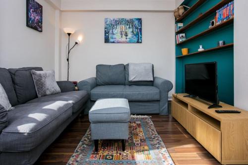 Lovely 1 Bedroom Apartment w/ Balcony in Dalston, Londýn