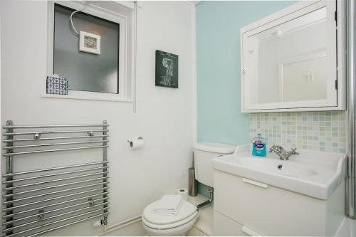 Picture of Lovely 1 Bedroom Apartment W/ Balcony In Dalston