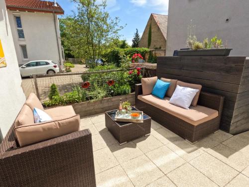 Parterre Lounge mit Terrasse -Nähe Karlsruhe & KIT - ohne Treppen -barrierefreie Dusche