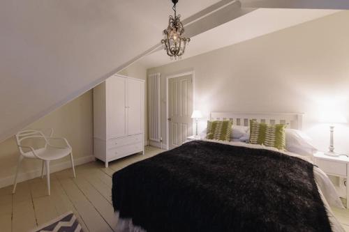 Beautiful house, Cirencester centre, parking