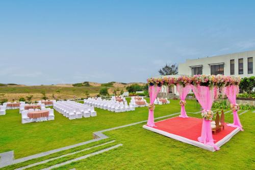 สภาพแวดล้อมโดยรอบ, Pramod Lands End Resort, a Member of Radisson Individuals in โกปาลปุระ