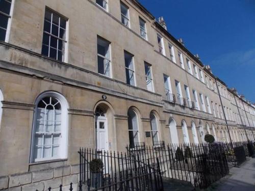 Spacious Apartment Central Bath, Bath