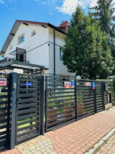 Pokoje i Apartamenty Willa Bielany, Warsaw (photo 11)