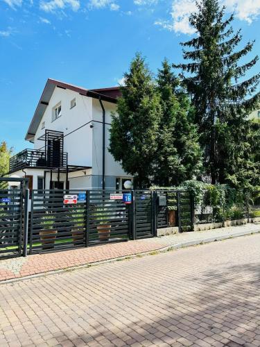 Pokoje i Apartamenty Willa Bielany, Warsaw (photo 10)