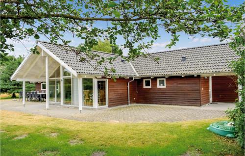 Stunning Home In Ebeltoft With Wifi