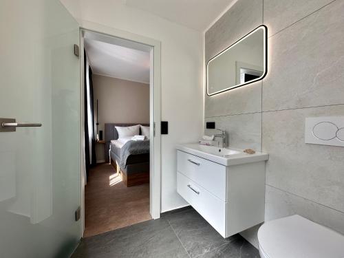 Baño, Hotel Emilia in Altstadt