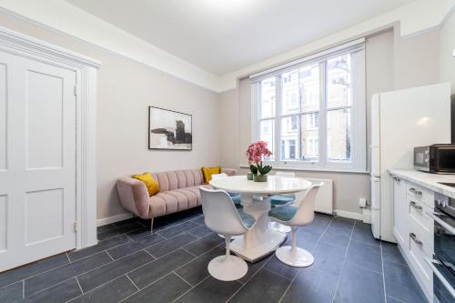 Stunning 2BR flat in Victorian house, Earl's Court