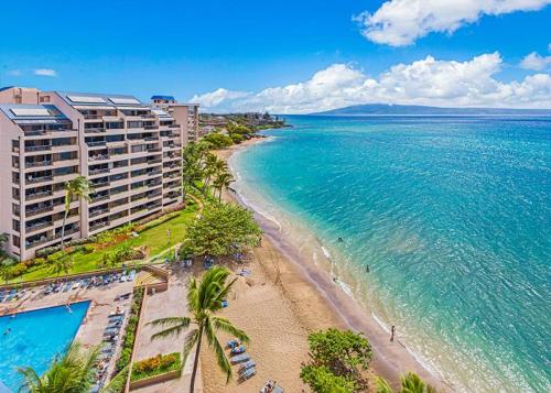 Maui Beachfront Resort Oasis