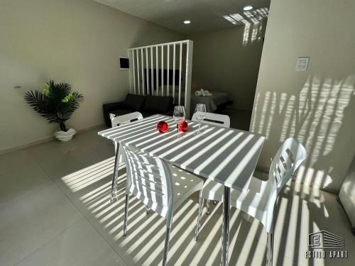 One-Bedroom Apartment image 4