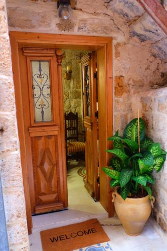 Entrance, Suzanne Suite in Acre