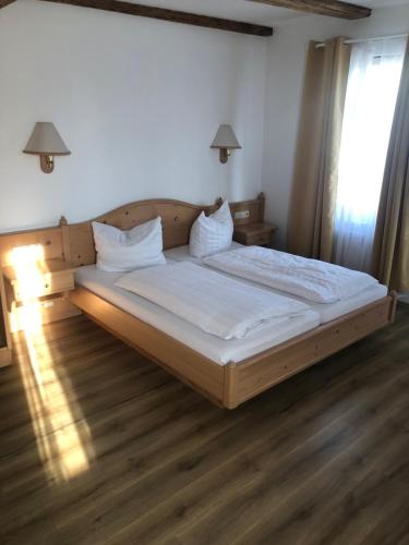 Brauereigasthof Hotel Schlüssel (Brauereigasthof Hotel Schlussel) in 布倫茨河畔京根