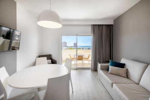 Premium One-Bedroom Apartment Facing South