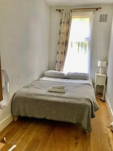 Spacious 3 Bed Room Flat in South West London