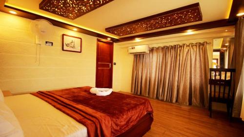 Kalappura Houseboats & Tours