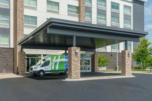 Holiday Inn Express & Suites - Mall of America - MSP Airport, an IHG Hotel