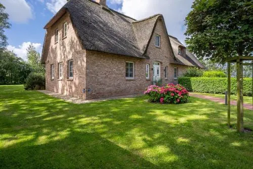 Reetdachhaus Dünenkoog Reetdachhaus Dünenkoog in Tating, Deutschland