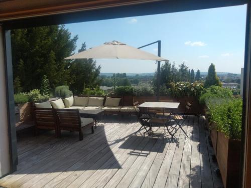 Maison d'architecte avec vue sur Sens gîte à louer Nailly