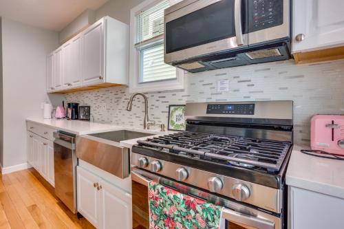 Vibrant East Orange Townhome Near Red Bull Arena!