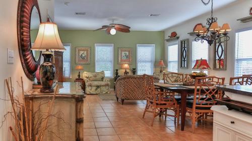 Aventon - Is a 3 bedroom home that is an easy walk to the beach with communal pool, Destin (fotografie 11)