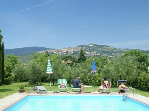 Beautiful holiday home with view over Cortona in beautiful surroundings