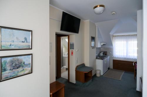 Alfa Apartment Hotel - image 2