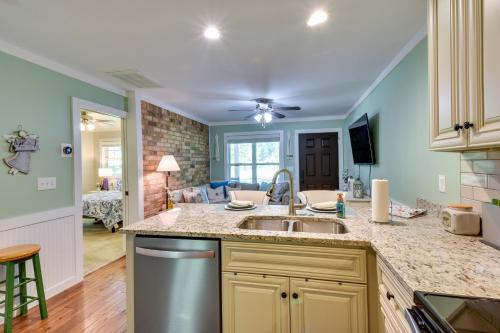 Charming Duplex 12 Mi to UGA and Sanford Stadium! in Watkinsville, USA
