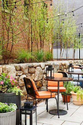 Pub/salon, The Blake Hotel in New Haven (CT)