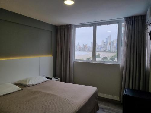 Standard Double or Twin Room with Sea View image 5