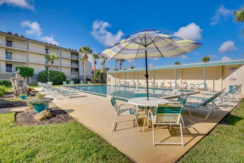Beachfront St Augustine Beach Condo, Stunning View in St. Augustine, USA