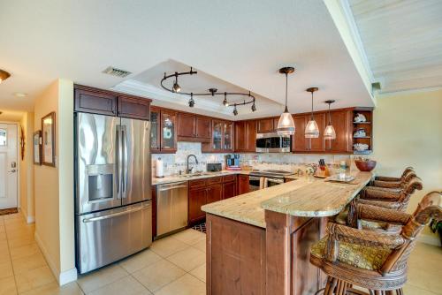 Beachfront St Augustine Beach Condo, Stunning View in St. Augustine, USA