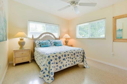 Uncle Louies Gulf Coast Retreat with Outdoor Oasis! - image 24