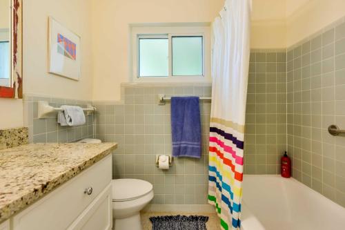 Uncle Louies Gulf Coast Retreat with Outdoor Oasis! - image 36