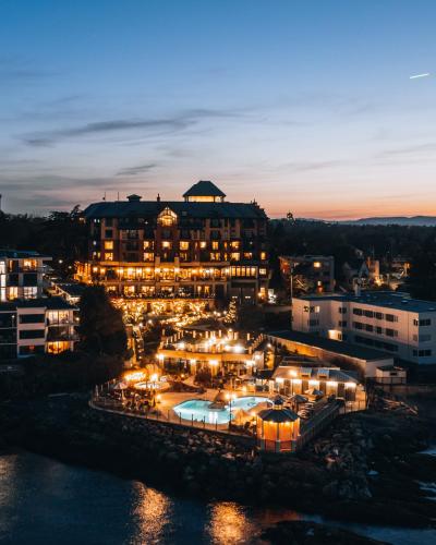 Oak Bay Beach Hotel