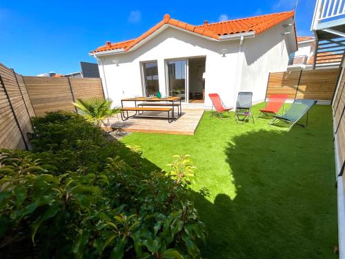 2 bedrooms, 4 beds