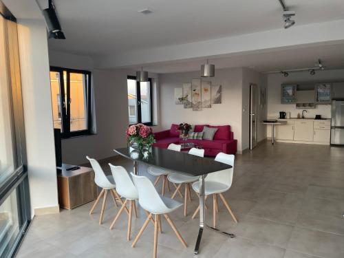 Apartament III w Centrum - Winda - 50 metrów od Starego Rynku (Apartament III w Centrum - Winda - 50 metrow od Starego Rynku) in Коцержина