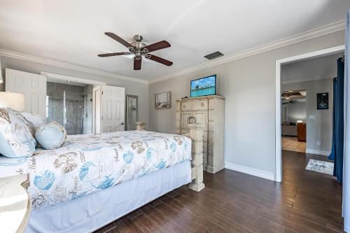 Half mile to the beach! Heated Pool & Spa with Tiki on boat dock! - Villa Changes in Attitude - main image