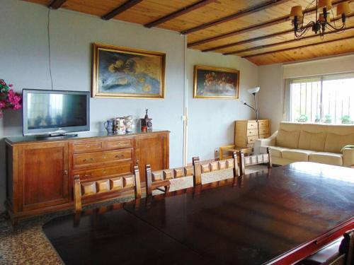 Delt lounge/TV-område, Casa en la sierra de Madrid para grupos grandes in Miraflores De La Sierra