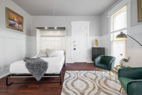 Walk/ Bike everywhere from this Historic Chic Studio in Columbus, USA