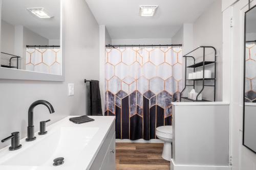 Walk/ Bike everywhere from this Historic Chic Studio in Columbus, USA