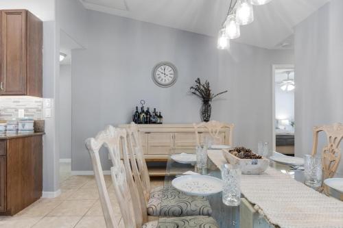 Enchanted Views Wondrous Memories Water Views with Heated Pool & Spa - main image