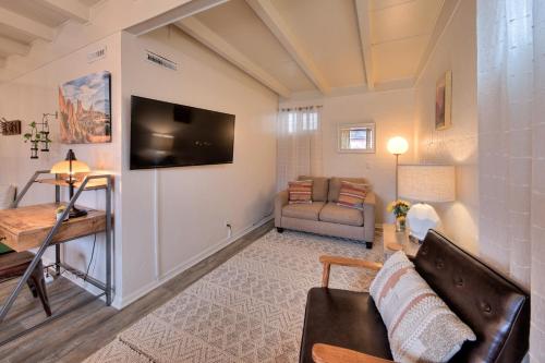 Two-Bedroom House image 10