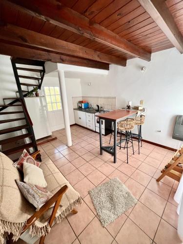 One-Bedroom Apartment image 7